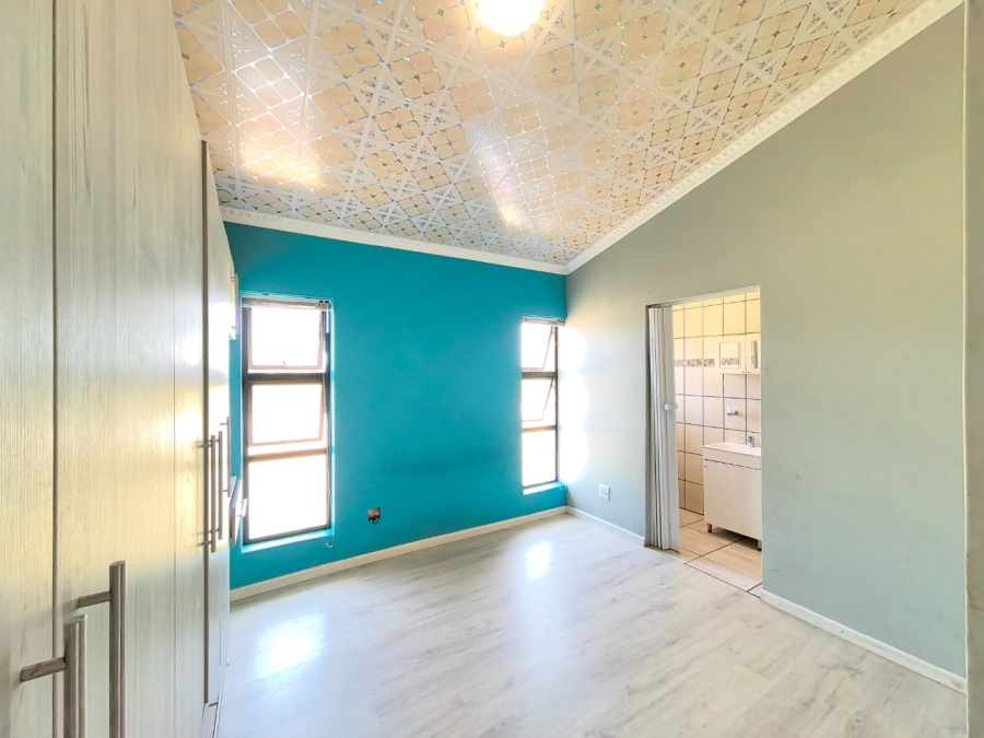 To Let 3 Bedroom Property for Rent in Pacaltsdorp Western Cape